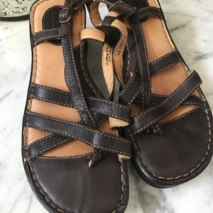 Born Sandals 9 Brown